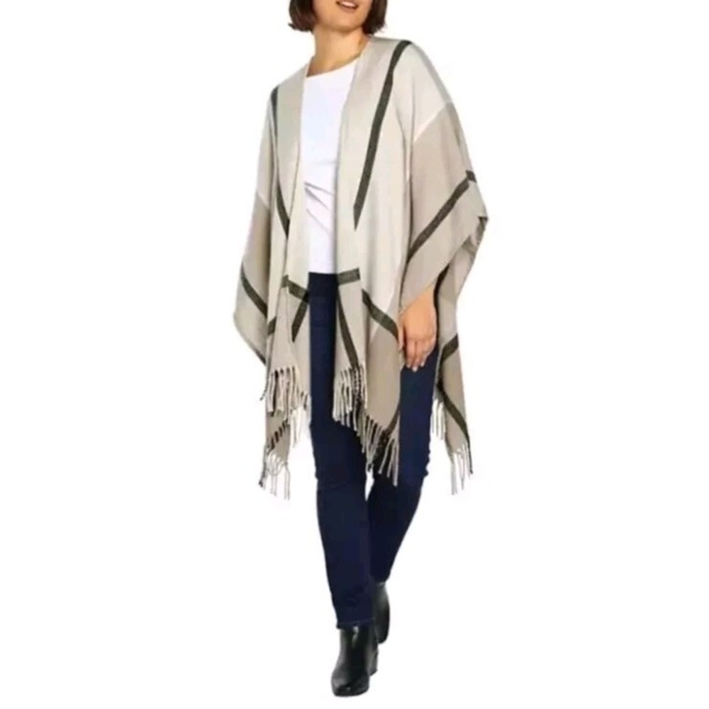 Three Dots Miranda Plaid Neutral Fringe Cape Shawl Poncho One Size NWT $98